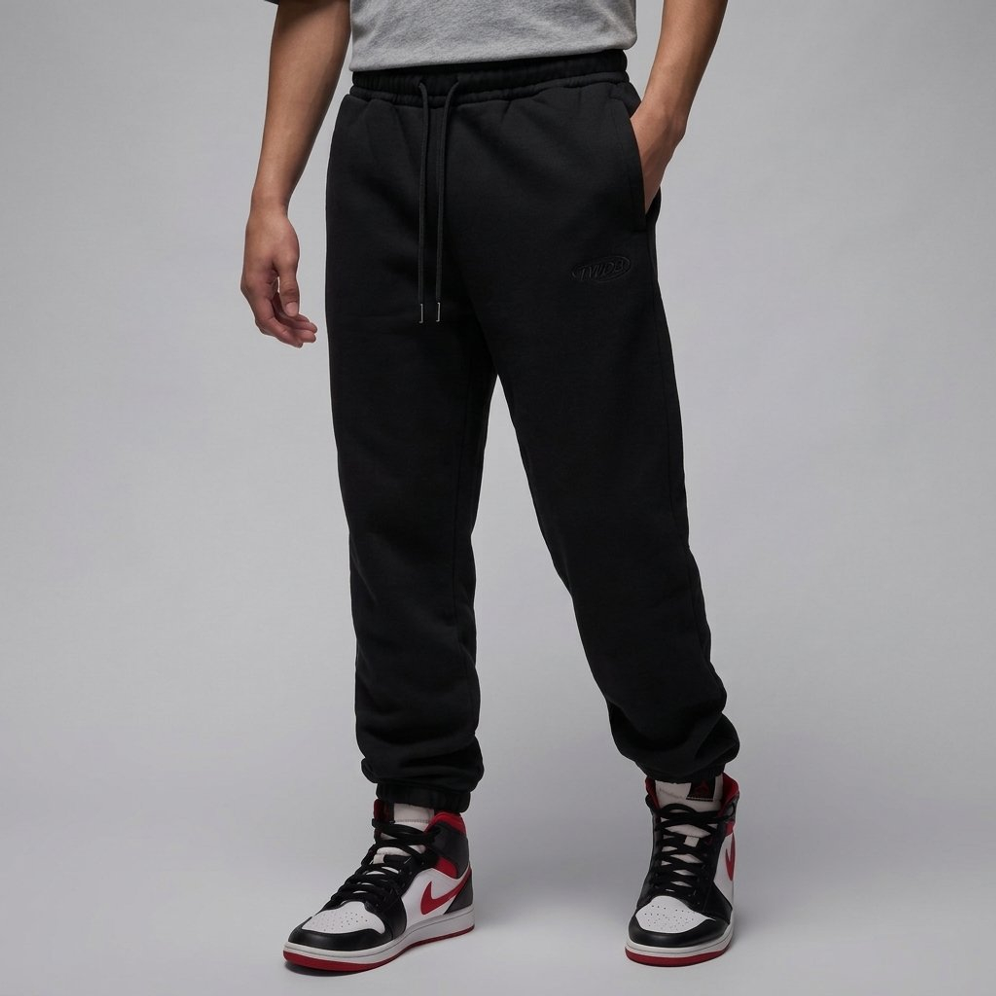 local_42227__color_black
