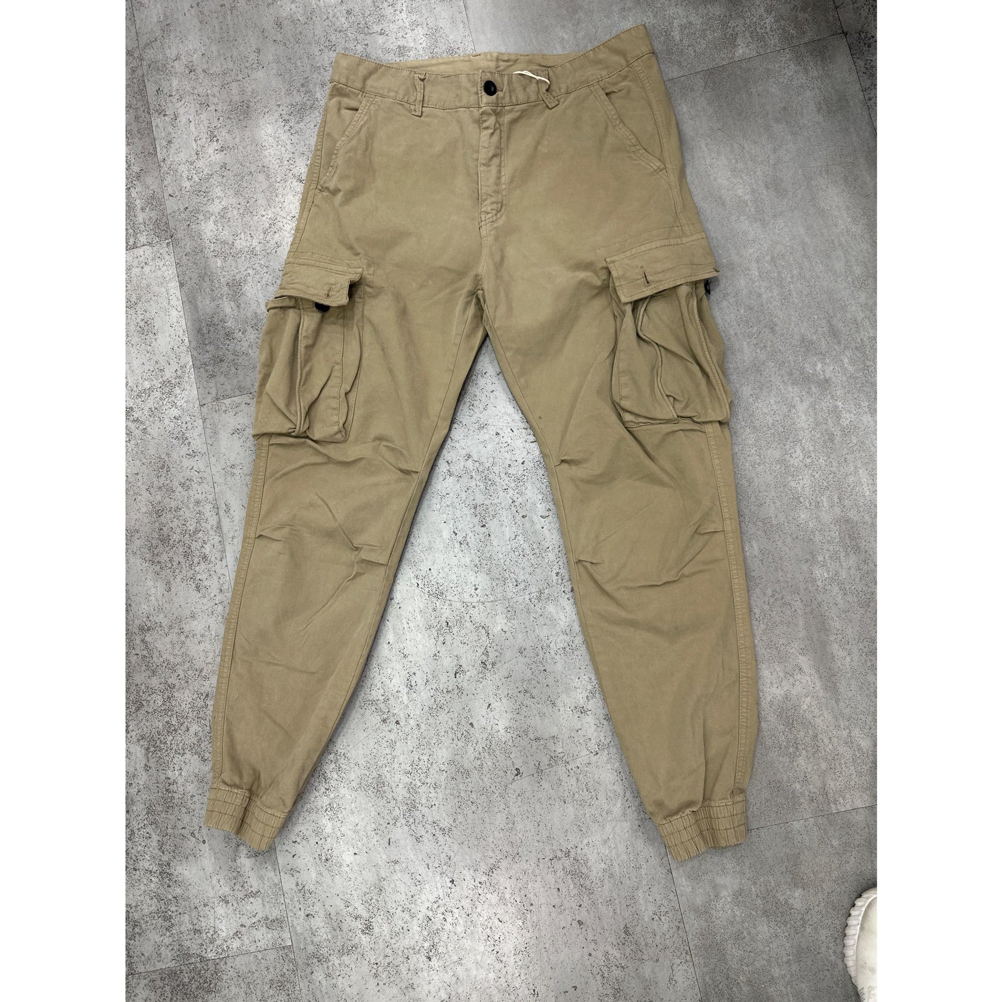 local_33915__color_beige