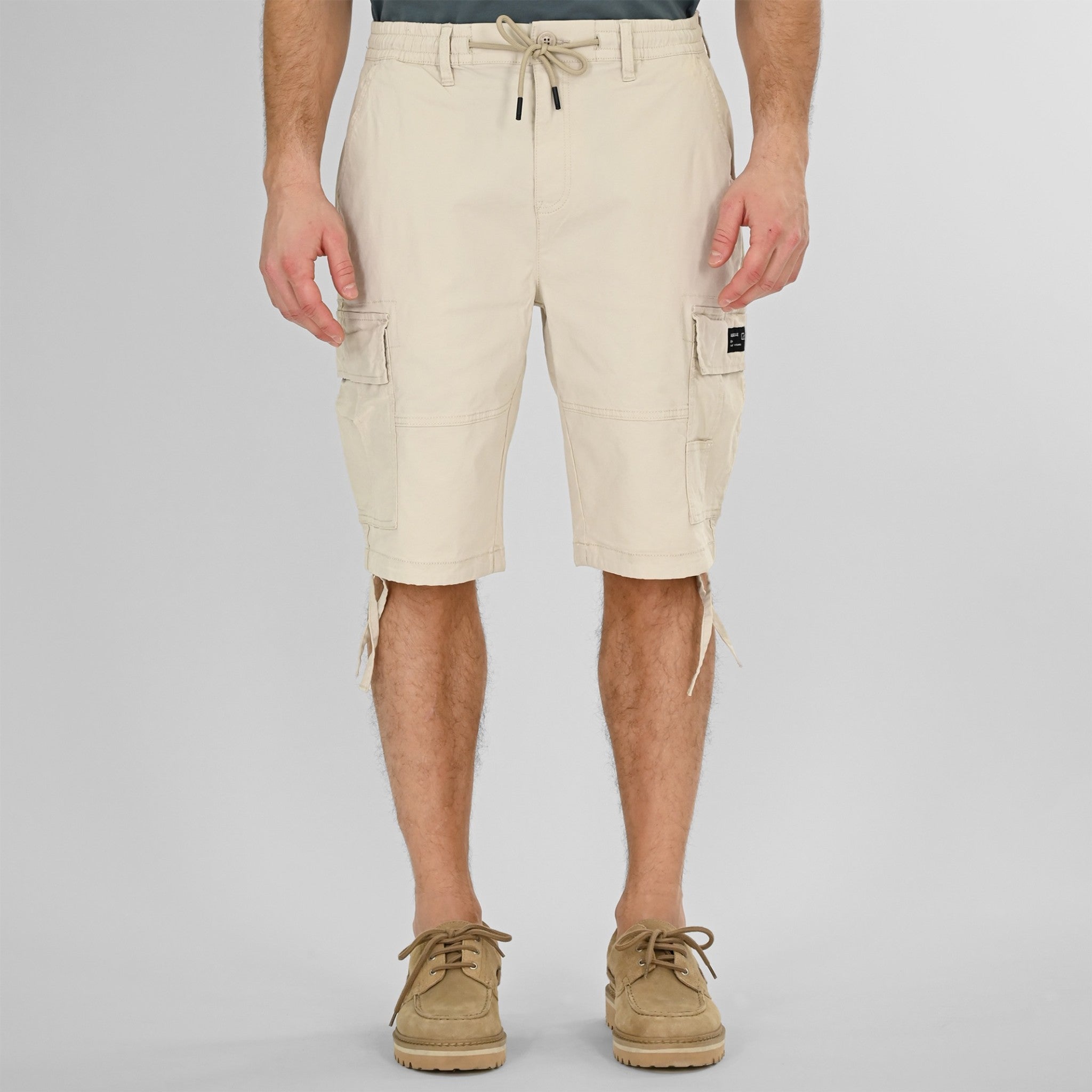 local_38126__color_off-white