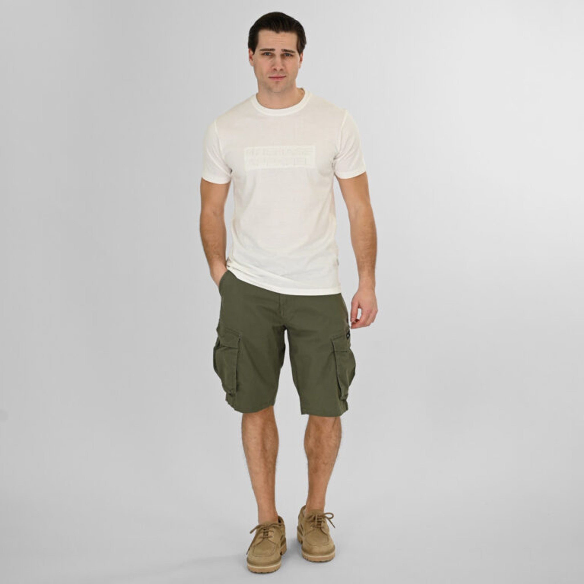 local_38992__color_off-white