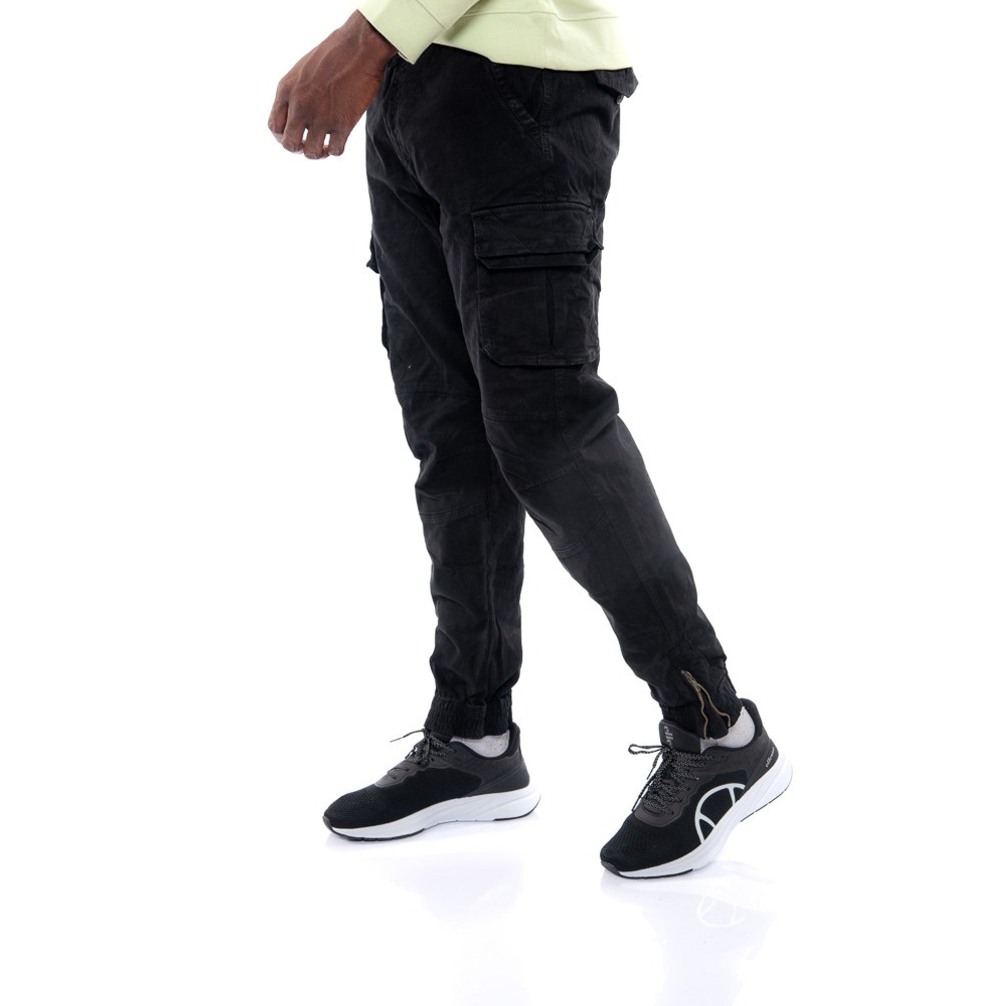 local_20540__color_black