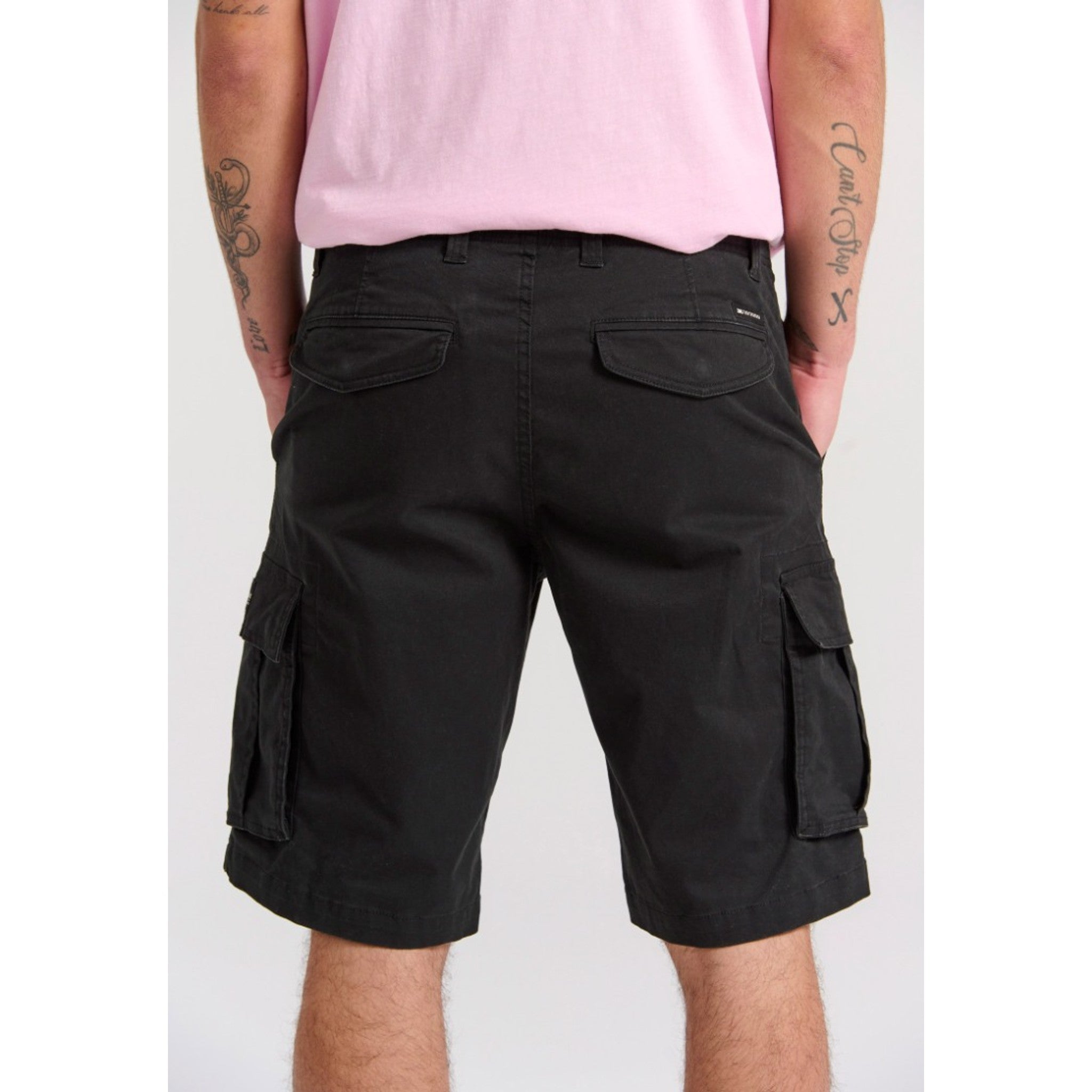local_21070__color_black