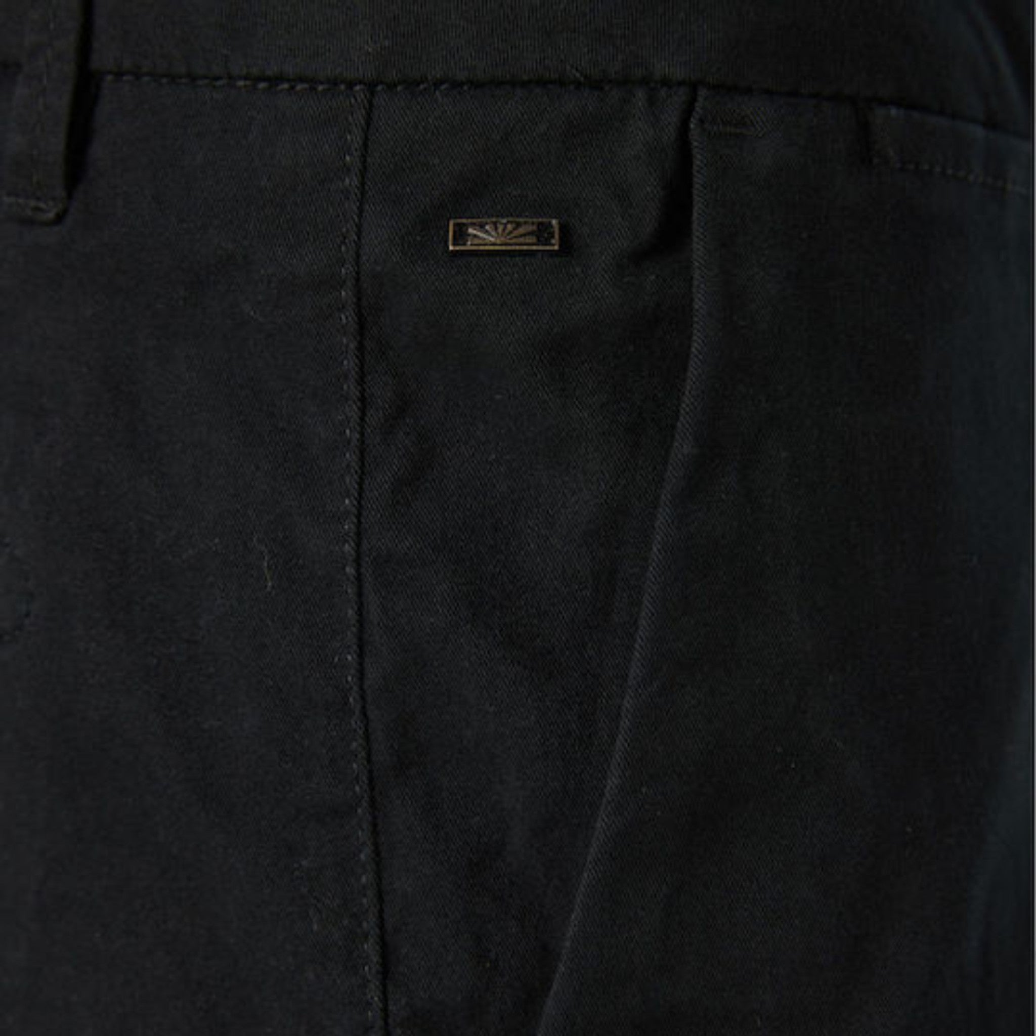 local_21465__color_black