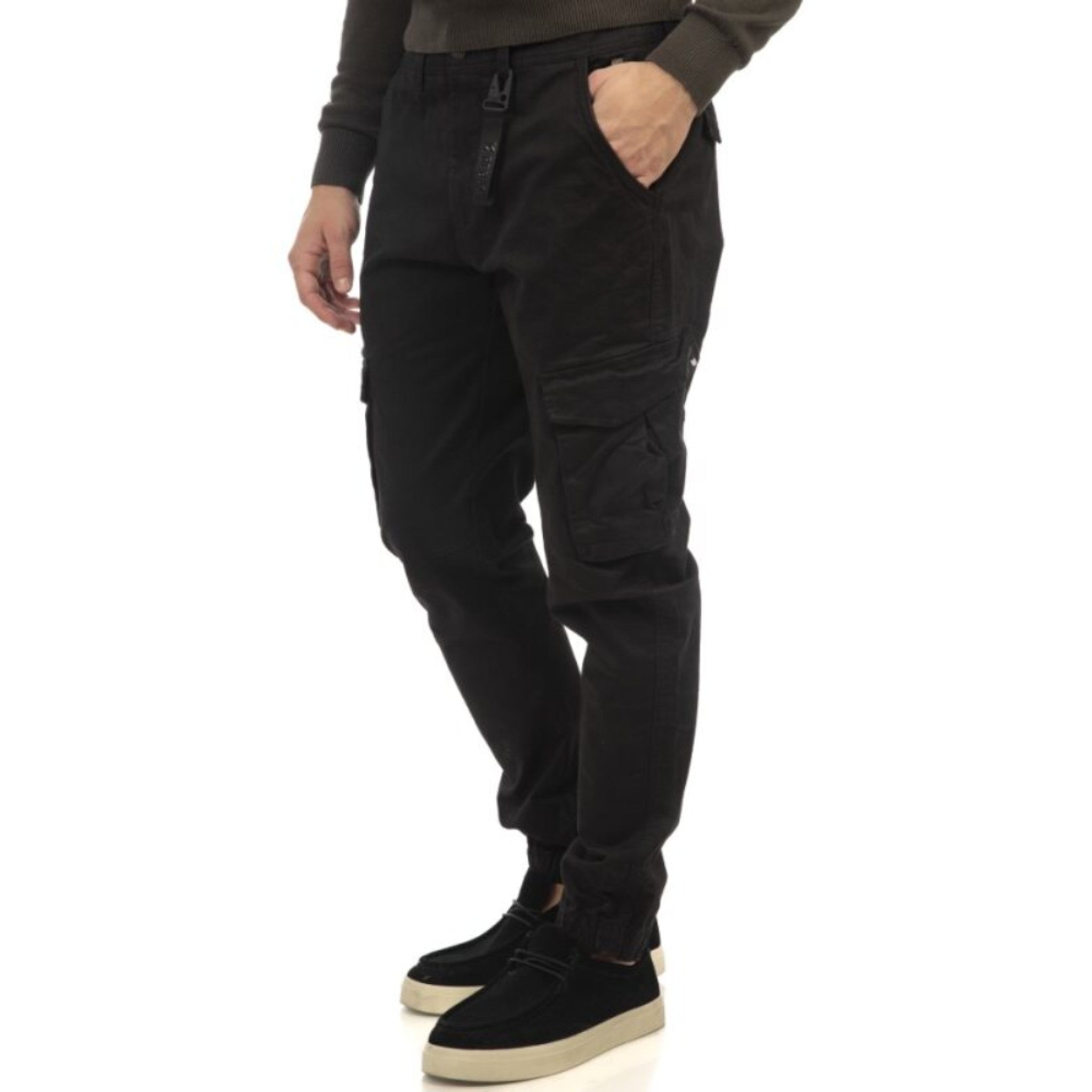 local_21252__color_black
