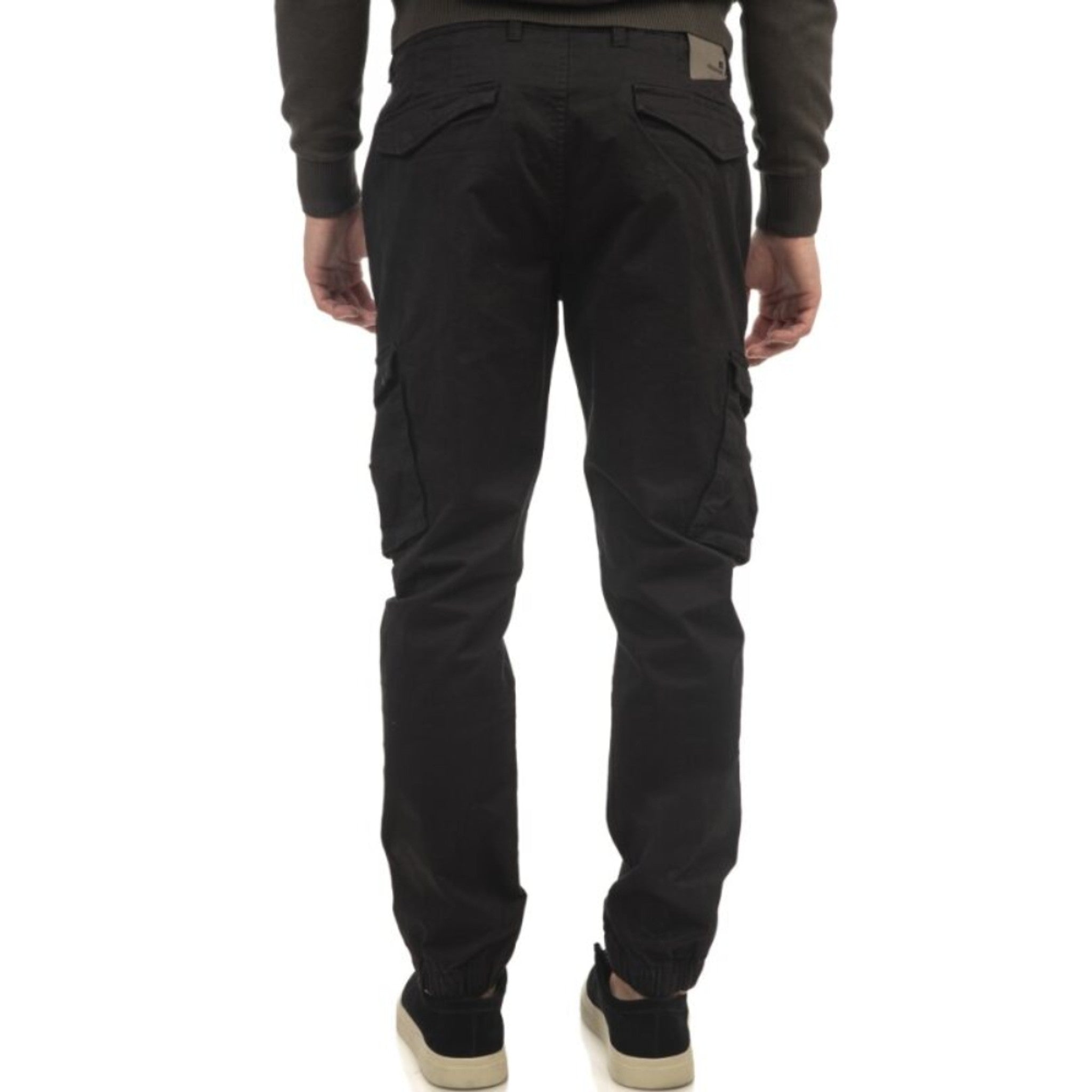 local_21253__color_black