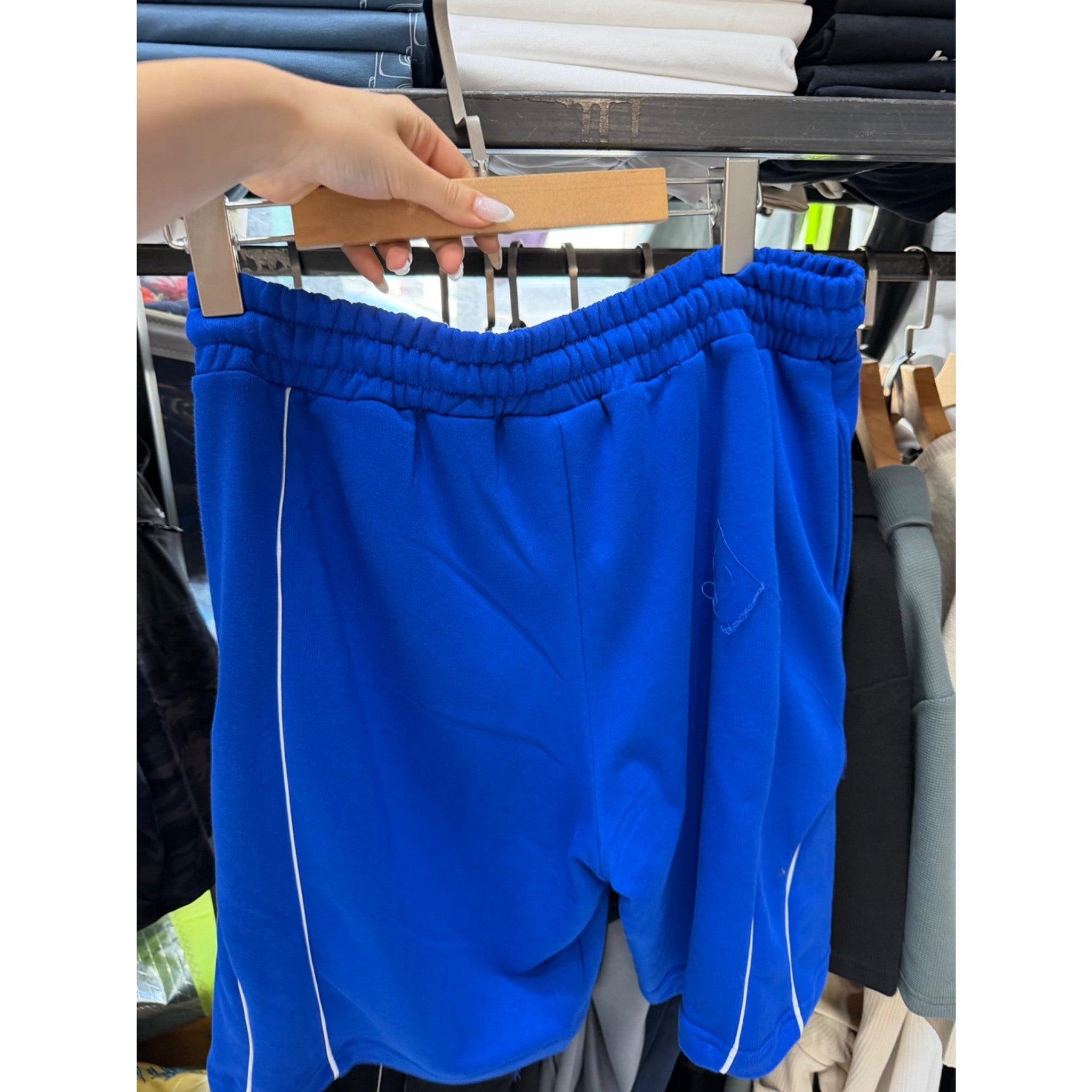 local_40443__color_blue